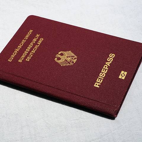 Personalausweis, Reisepass