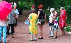 Schade Freundeskreis Rundgang01 zugeschnitten