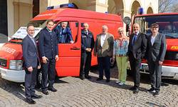 2022 04 29 Übergabe RTW FW Ukrainehilfe WEB