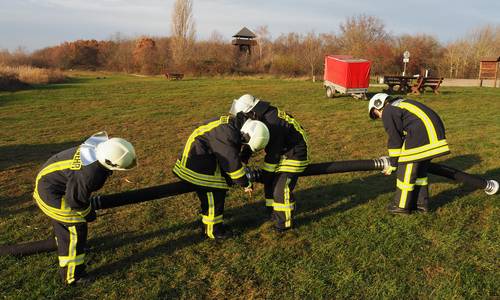 03 2021 Verlegung einer Saugleitung © K. Stephan 03 2021 Verlegung einer Saugleitung © K. Stephan