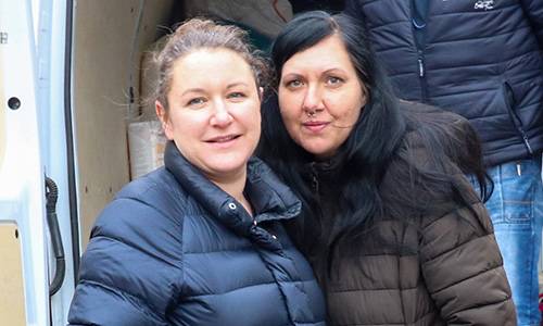 2022 03 31 Spendensortieren Zahnärztin web © Heike Hickmann 2022 03 31 Spendensortieren Zahnärztin web © Heike Hickmann