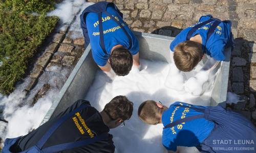 Ertasten von Gerätschaften © Matthias Schröter Ertasten von Gerätschaften © Matthias Schröter