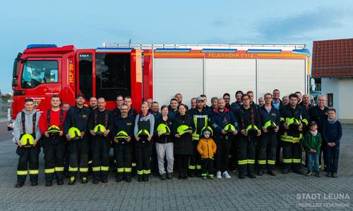 Helmübergabe OF Horburg Maßlau OF Rodden und OF Zöschen Zweimen © Matthias Schröter Helmübergabe OF Horburg Maßlau OF Rodden und OF Zöschen Zweimen © Matthias Schröter