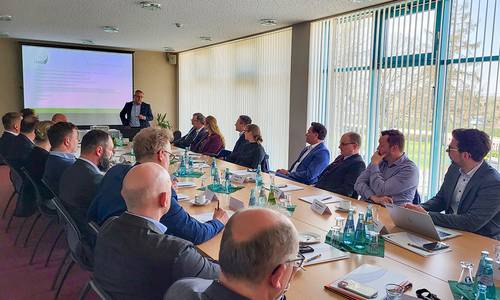 2025 04 02 Stammtischtreffen der Unternehmensleiter am Chemiestandort WEB © Heike Hickmann 2025 04 02 Stammtischtreffen der Unternehmensleiter am Chemiestandort WEB © Heike Hickmann