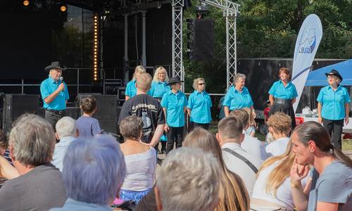 WEB Parkfest 2025 Line Dance Workshop © Heike Hickmann WEB Parkfest 2025 Line Dance Workshop © Heike Hickmann