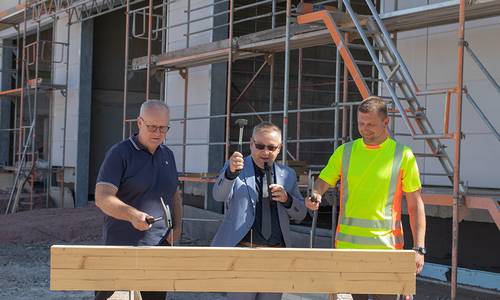 2025 08 26 Richtfest Bauhof Nageleinschlagen Weißhaar Bedla Goloiuch WEB 2025 08 26 Richtfest Bauhof Nageleinschlagen Weißhaar Bedla Goloiuch WEB