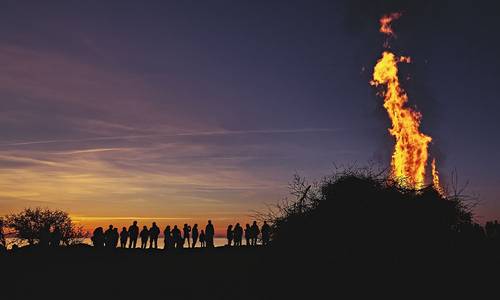 osterfeuer pixabay floerio