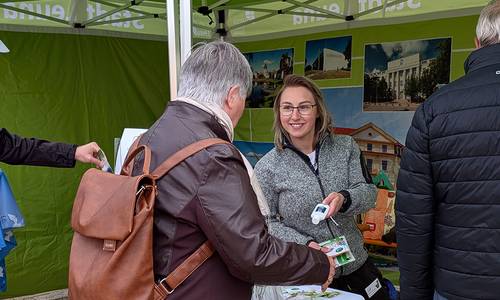 Stand Stadt Leuna, Informationen zu den Onlinediensten WEB   Heike &copy; Heike Hickmann